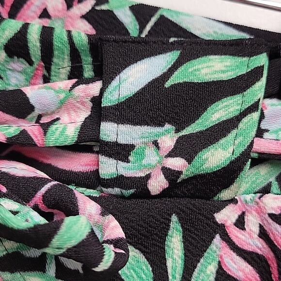 No Boundries Two Piece Set Size XS Shorts with Crop Top Floral Print Summer Fun - Picture 7 of 12